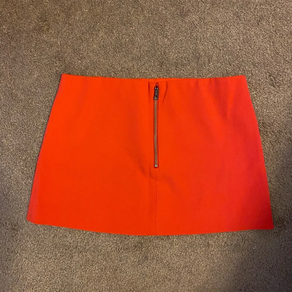 NWT Alice + Olivia Lilia Crossover Mini Skirt - Picture 5 of 8